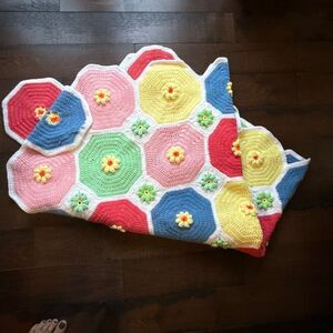 Vintage handmade crochet granny square afghan pastel 3D flowers grandmacore cott